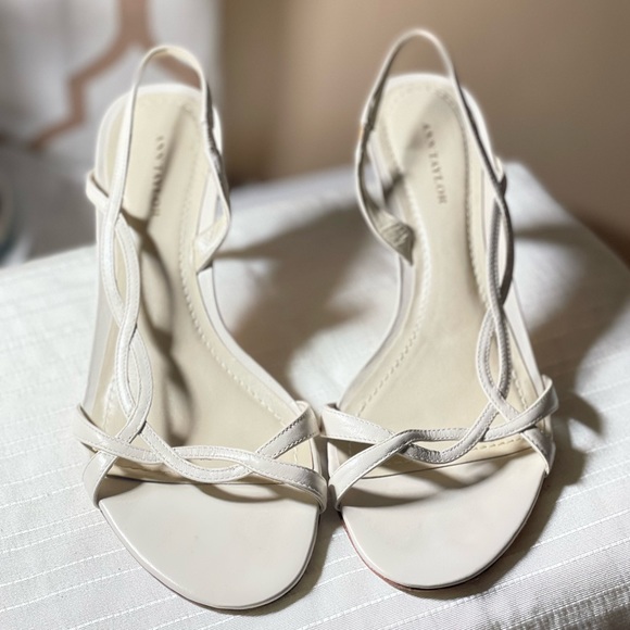 ANN TAYLOR - Strappy Heeled Sandals size: 7 - Picture 2 of 5